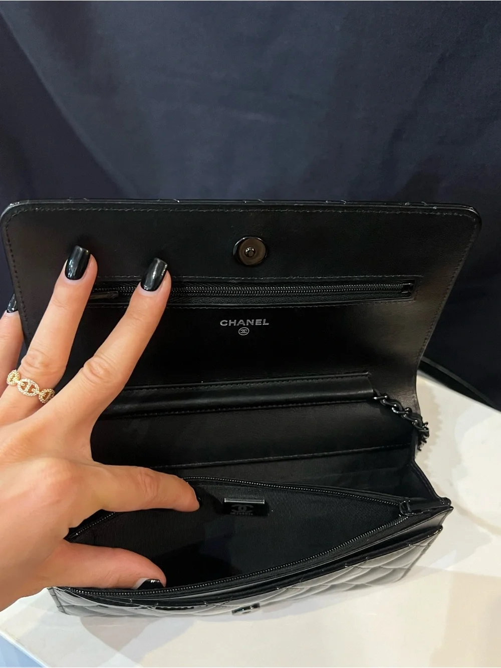 CHANEL WALLET ON CHAIN - VERNIS NOIR
